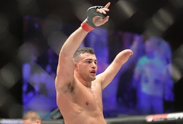 VIDEO: Võ sĩ cụt tay vô địch giải MMA chuyên nghiệp gây chấn động nước Mỹ