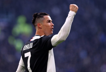 Kình địch của MU thâu tóm Ronaldo với mức giá không tưởng
