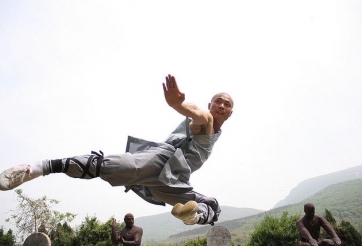 Thi triển Bích Hổ Du Tường, nhà sư Thiếu Lâm lập kỉ lục khinh công 