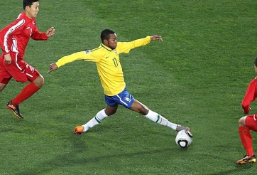 VIDEO: Robinho thể hiện kỹ thuật siêu đẳng ở tuổi 36