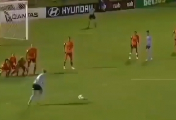 VIDEO: Cách xếp hàng rào cực dị khiến đối thủ chỉ biết 'khóc thét'