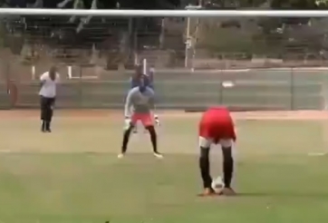VIDEO: Bắt bài penalty không thành công và cái kết siêu hài hước