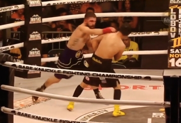 VIDEO: Võ sĩ gốc Việt né đòn mãn nhãn khiến đối thủ Mỹ phải khâm phục