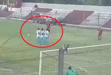 VIDEO: Cầu thủ nghiệp dư trình làng pha đá phạt 'Siêu cú lừa'