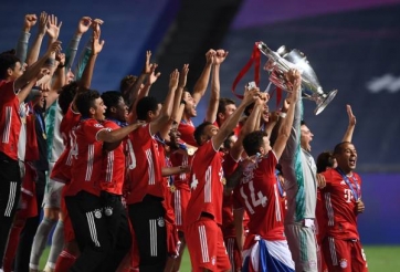 Manuel Neuer lập kỳ tích thế kỉ sau chung kết Cúp C1