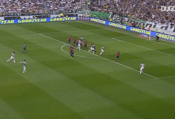 VIDEO: Thầy Ronaldo đá phạt thành bàn như tên lửa từ cự ly 35m