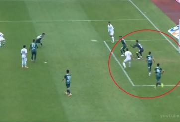 VIDEO: Học đòi Maradona, sao Trung Quốc nhận cái kết cực đắng