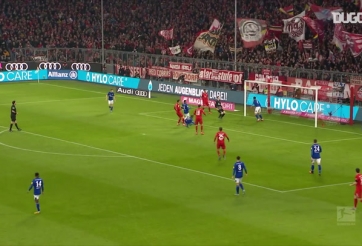 VIDEO: Lewandowski volley đẳng cấp mở tỉ số trước Schalke