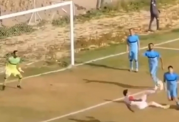 VIDEO: 3 pha 'ngả bàn đèn' liên tiếp tạo siêu phẩm để đời