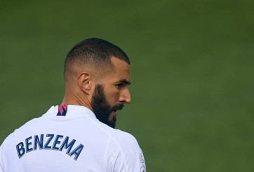 Benzema gửi thông điệp bí ẩn tới HLV Deschamps
