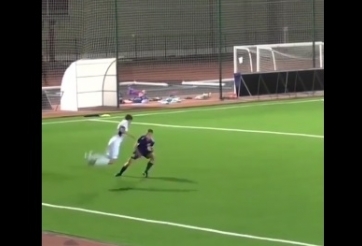 VIDEO: Cầu thủ thành trò hề vì xem quá nhiều clip của Neymar