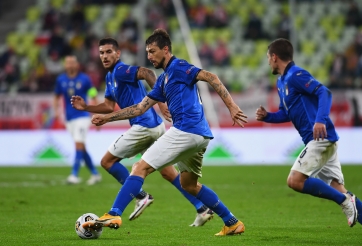 Ý tiếp tục nhất bảng sau khi đấu Ba Lan