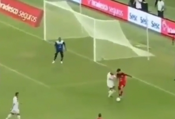 VIDEO: Cầu thủ solo ghi bàn khiến tất cả ngỡ ngàng