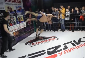 VIDEO: Võ sĩ Nga hạ đo ván đối thủ bằng chiêu vật hiếm thấy