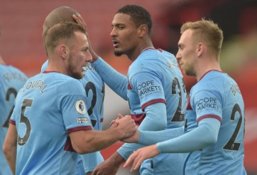 David Moyes giúp West Ham vượt mặt MU