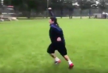 VIDEO: Thước phim hiếm về siêu phẩm đá phạt của Maradona ở tuổi xế chiều