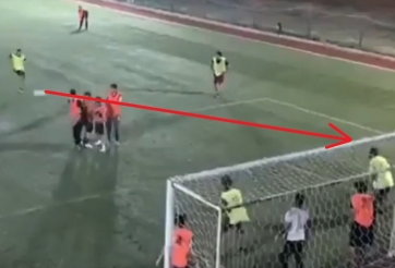 VIDEO: 'Siêu phẩm' sút phạt đúng thời điểm nhưng sai người