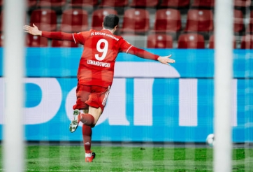 'The Best' Lewandowski giải cứu Bayern trên sân khách