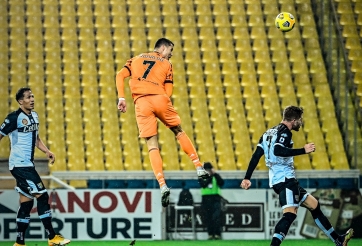Ronaldo bay cao, Juventus đại thắng Parma