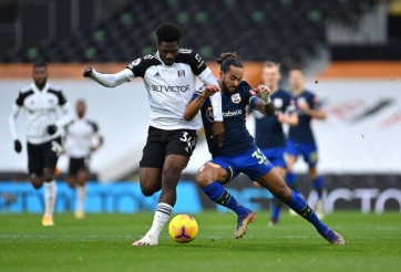 Southampton bị cầm chân bởi đội bóng áp chót trên BXH