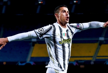 Đánh bại Messi, Ronaldo trở thành Cầu thủ xuất sắc nhất thế kỷ