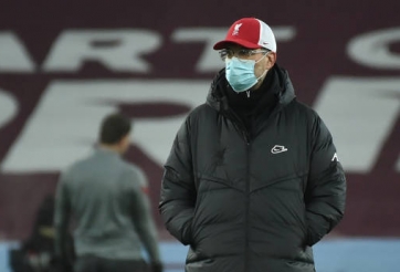 Klopp bị chỉ trích bởi quyết định 'gây cười'