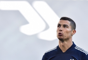 Juventus rút ngắn cách biệt với Milan xuống 7 điểm