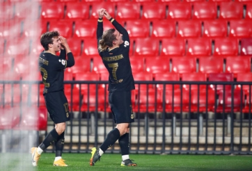 Barca ngược dòng không tưởng trong trận cầu 8 bàn thắng