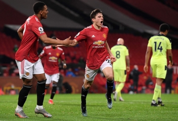 MU thiết lập khoảng cách 9 điểm với Liverpool