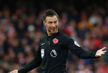 Clattenburg: 'Thật kỳ lạ khi MU không được hưởng penalty'