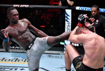 Adesanya nhận 1 triệu đô sau khi thua Blachowicz