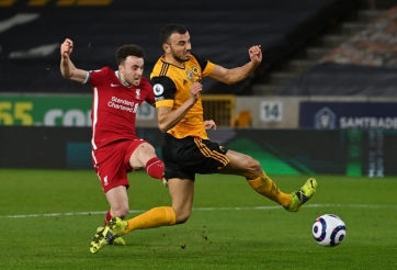 Klopp hài lòng với '3 điểm xấu xí' trước Wolves