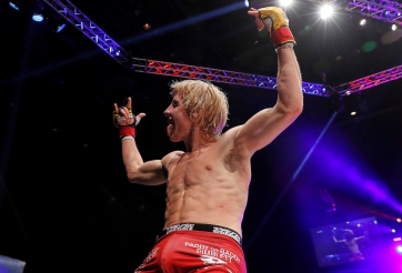 Tay đấm người Anh gây 'sốt', được CĐV đề nghị UFC ký ngay lập tức