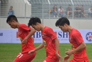 HLV Hà Nội FC bất ngờ 'chê' cách làm bóng đá của HAGL
