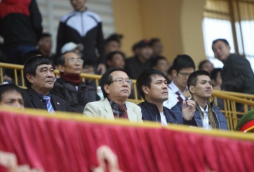 Điểm tin 14/1: Công Vinh ‘phụ tá’ HLV Hữu Thắng đi thị sát sân Vinh