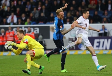 Đánh bại Bayern Munich, HLV bằng tuổi Messi đi vào lịch sử