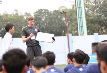 Man xanh chọn xong 3 tài năng nhí Việt Nam để đưa sang Anh