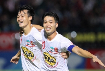 Chuyên gia Việt bất ngờ khen ngợi Công Phượng và HAGL