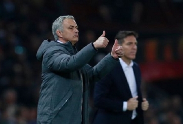 HLV Mourinho: 'Bailly ngây thơ quá'