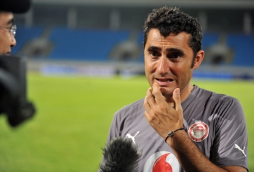 Tân HLV Barca từng 'nếm trái đắng' tại Việt Nam