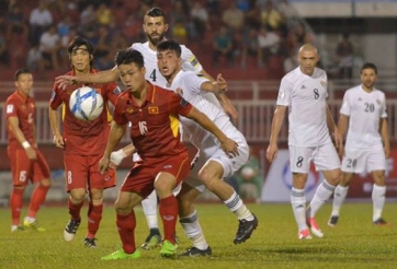 HLV Lê Thụy Hải chỉ tên cầu thủ tốt nhất của ĐT Việt Nam