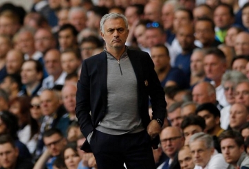 Trụ cột Chelsea chính thức lên tiếng trước đề nghị của M.U