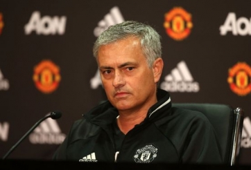 Lờ Fabinho, HLV Mourinho tính gây sốc với trụ cột Chelsea