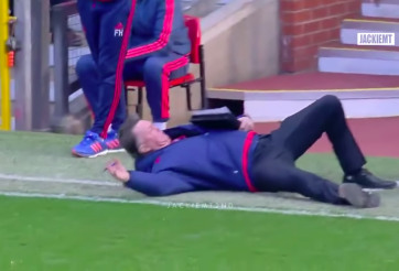 VIDEO: Những khoảnh khắc khó đỡ của các HLV bóng đá thế giới