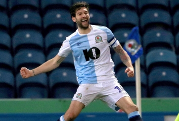 VIDEO: Cầu thủ ghi 3 bàn trong một mùa giải từ chấm phạt góc