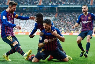Luis Suarez lập cú đúp, Barca huỷ diệt Real tại Bernabeu