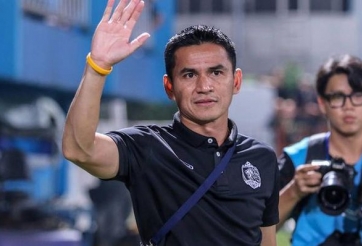 Kiatisuk back, seems to be Van Lam’s Coach?