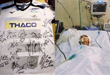 Hoang Anh Gia Lai players sell jersey to save a child suffering fatal disease