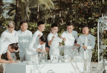 Phong bì đám cưới Công Phượng: '1 cái thả tay, mất ngay tấn thóc!'