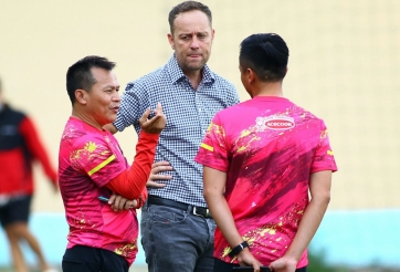 HLV Polking chưa hài lòng về cầu thủ TPHCM